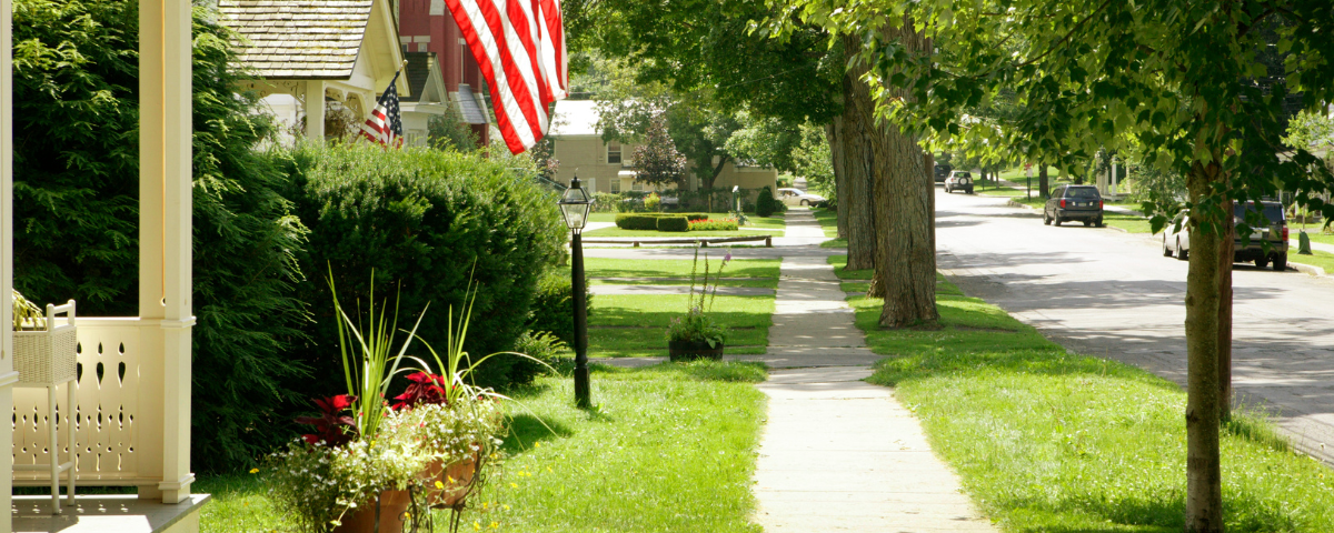 sidewalk near houses